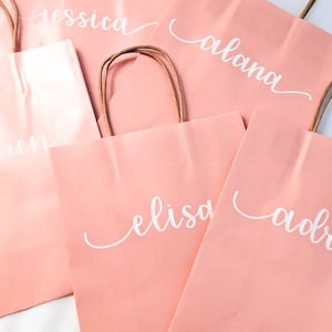 Pink gift bags | Personalized gift bags | Wedding gift bags | bridesmaids bags | Rose gold gift bag | Bridesmaid name bags | Bridesmaid gift