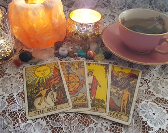 Tarot de 2 preguntas/Lectura de amor con encanto con BONUS CHARM CAST