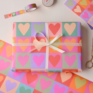 Regenbogen Liebe Herzen Geschenkverpackung , Illustriertes gemustertes Geschenkpapier