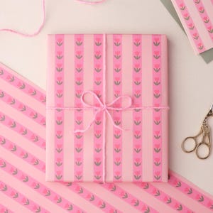 Tulpen rosa illustrierte gemusterte Geschenkverpackung, Geschenkpapierbogen