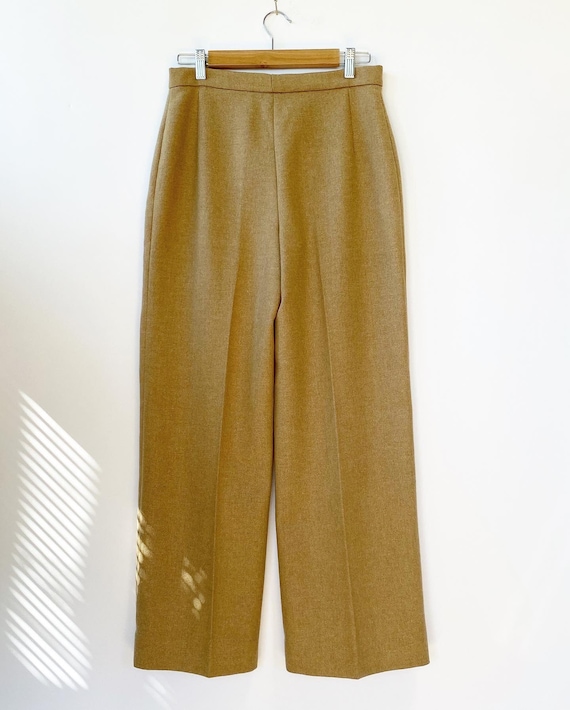 Wide leg, high waisted pleated trousers - image 4