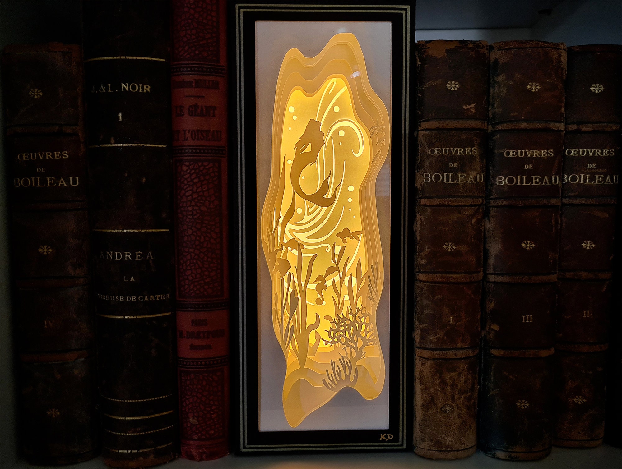 La Petite Sirène - Boîte à Lumière en Papier Décor Bibliothèque Cadeau Pour Décoration Anniversaire 