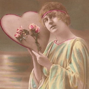 Vintage francés postal religiosa. La caridad. Postal religiosa.