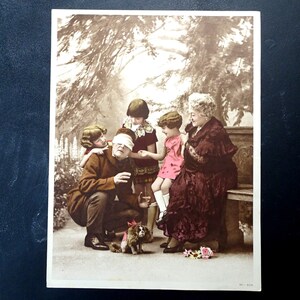 Original 1900er Jahre antike französische Familie Szene Erweiterung von Postkarten drucken. Numeroted.