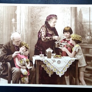 Original 1900er Jahre antike französische Familie Szene Erweiterung von Postkarten drucken. Numeroted.