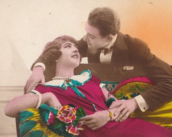 Postkarte von Jahrgang Französisch romantische Liebhaber. Paar-Postkarte. Belle Epoque-Postkarte.