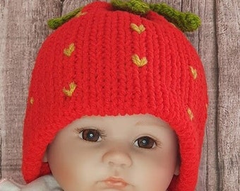 Bonnet tricoté aux fraises