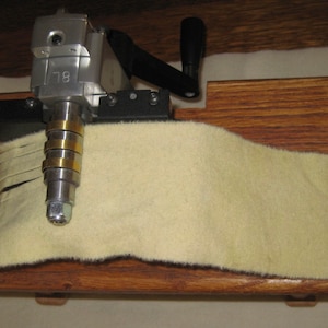 CUTTING SERVICE...Have your wool cut into strips for Rug Hooking, Cut sizes 5, 6, 7, or 8 (Price per 1/4 yard)