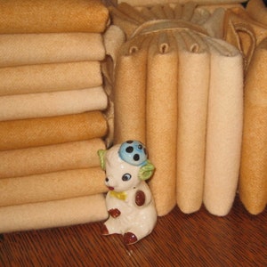 SALE: APRICOT  1/2 yard Gradated Bundle.  100% wool hand-dyed fabric.  (Four 1/8 yd. pieces per bundle.)