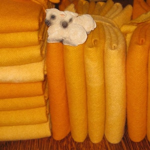 Sale: ORANGE PEEL  1/2 yard Gradated Bundle.  100% wool hand-dyed fabric.  (Four 1/8 yd. pieces per bundle.)
