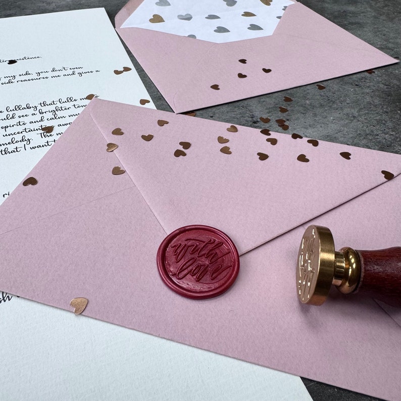 Lettre d'amour Coeurs Cadeau personnalisé Cadeau de Saint-Valentin Pour petit ami ou petite amie Anniversaire Voeux de mariage Pink + Confetti