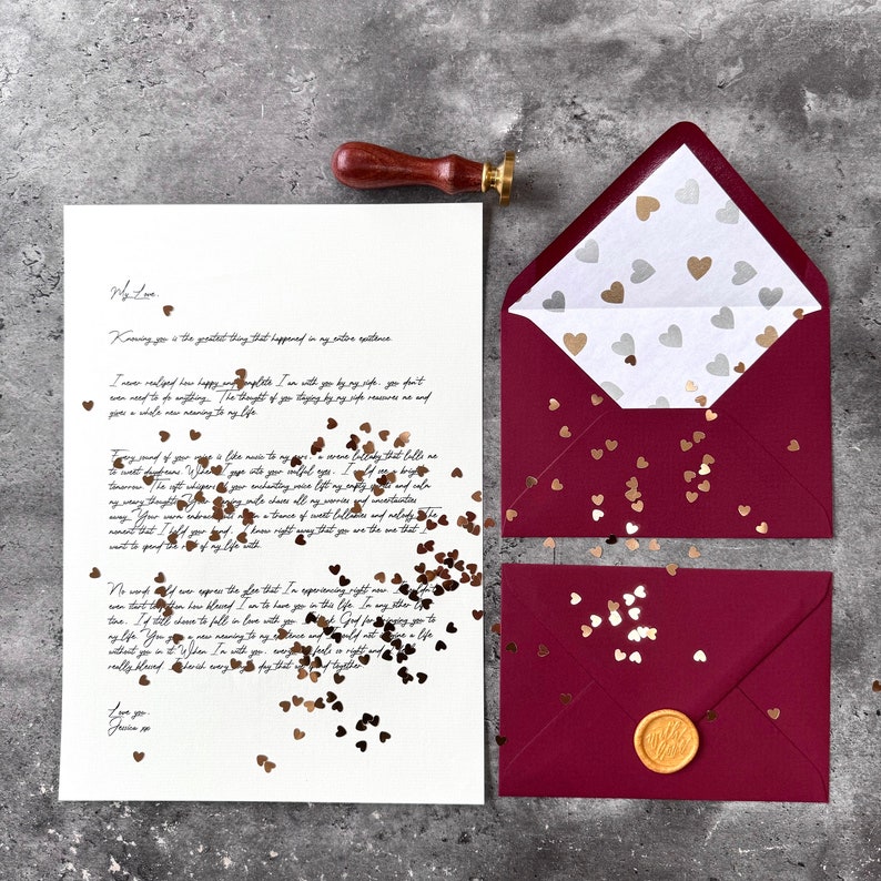 Lettre d'amour Coeurs Cadeau personnalisé Cadeau de Saint-Valentin Pour petit ami ou petite amie Anniversaire Voeux de mariage Red + Confetti