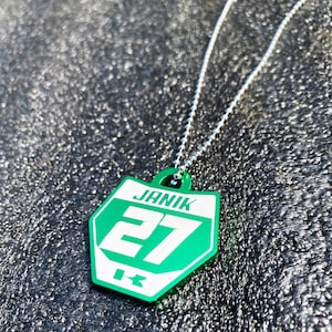 Collier personnalisé de plaque d&#39;immatriculation de moto tout-terrain en aluminium anodisé vert Kawasaki
