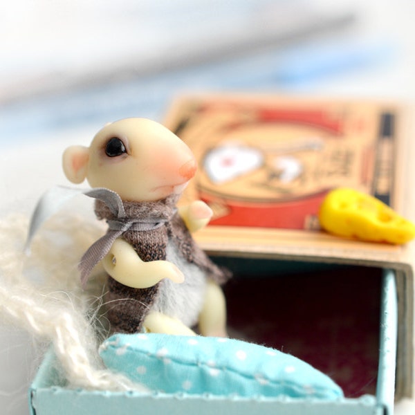 White mouse with black eyes in a matchbox. Pocket friend. BJD. Made to order!