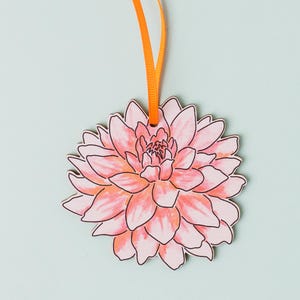 Wooden Dahlia Hanging Decoration – Floral Wall Art – Eco Friendly Home Decor – Nature Inspired Gift – Sustainable Wooden Ornament