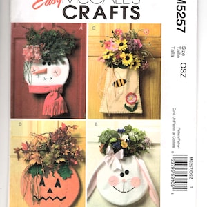 UNCUT FF Simplicity Crafts 8935 Holiday Door Decorations