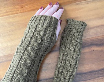 SHIP TODAY! Outlander cable knit arm warmers, fingerless mittens, texting gloves, wristers, gift for girlfriend, gift for daugther