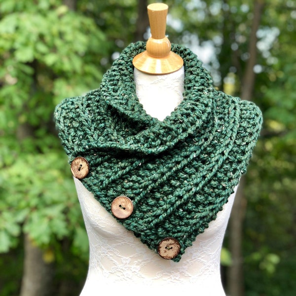 Bufanda tejida a mano, envoltura de hombros, calentador de cuello, mini poncho con 3 botones en verde bosque, regalo para madre, regalo de fan de Outlander