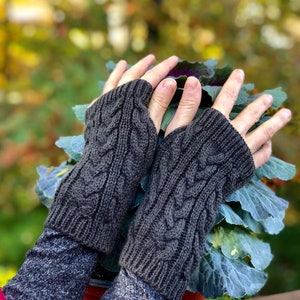 SHIP TODAY! Outlander mitts, arm warmers, knitted wristers, medieval cable knit short mittens, texting gloves, Outlander fan gift