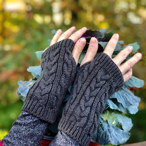 SHIP TODAY! Outlander mitts, arm warmers, knitted wristers, medieval cable knit short mittens, texting gloves, Outlander fan gift