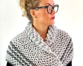 Outlander Shawl, Sweater Wrap, Chunky Hand Knitted Shoulder Warmer for Women, Vegan Yarn, Outlander Gift, Gift for Mom, Her, Girlfriend