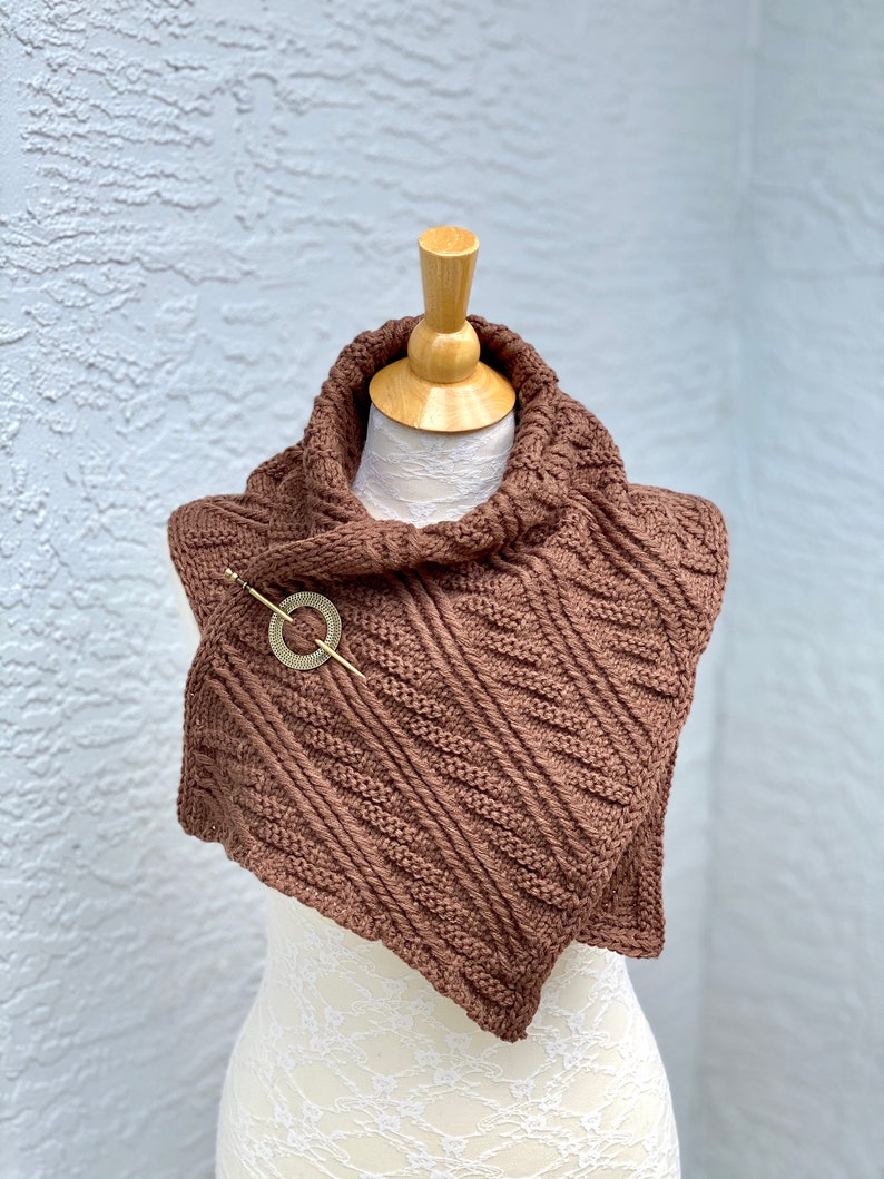 Outlander Scarf, Knitted Mini Shawl, Shoulder Wrap for Women, Soft Neck Warmer, Outlander Fan Gift, Gift for Mother, Her, SHIPS TODAY Brown