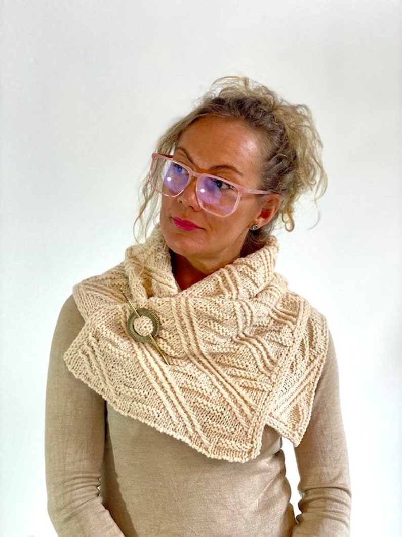 Outlander Scarf, Knitted Mini Shawl, Shoulder Wrap for Women, Soft Neck Warmer, Outlander Fan Gift, Gift for Mother, Her, SHIPS TODAY Cream