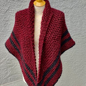 Outlander Shawl, Triangle Shoulder Wrap, Chunky Scarf, Hand Knitted Neck Warmer, Sweater Wrap, Outlander Gift, Gift for Mom, Gift for Wife