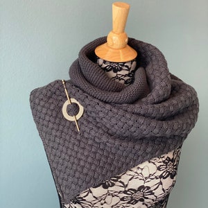 SHIPS TODAY Highlands Scarf, Outlander Shawl, Scarf with Pin, Knitted Cowl, Shoulder Wrap, Neck Warmer, Outlander Fan Gift, Gift for Mom Charcoal