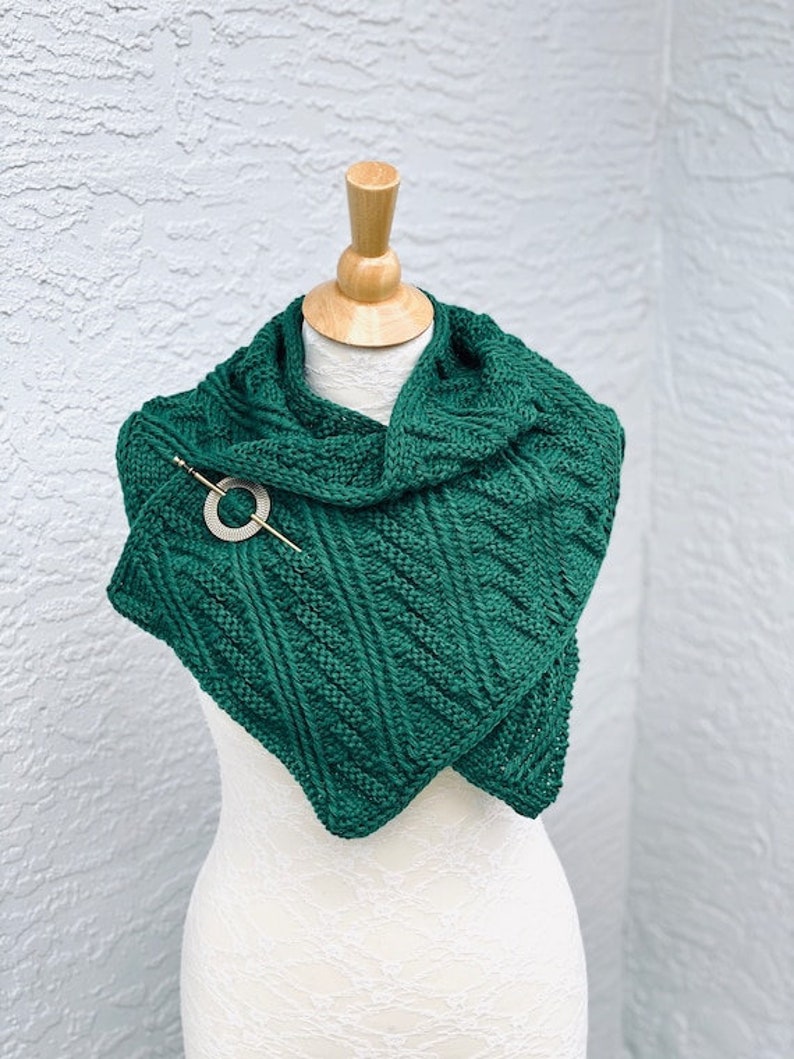 Highlands Scarf, Shawl, Cowl, Neck Warmer, Large Wrap, Lightweight Knit, Shoulder Wrap, Outlander Fan Gift, Gift for Mother, SHIPS TODAY Green