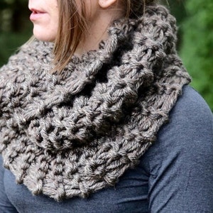 Outlander Cowl Infinity Scarf in Brown Marble Chunky Knit - Etsy