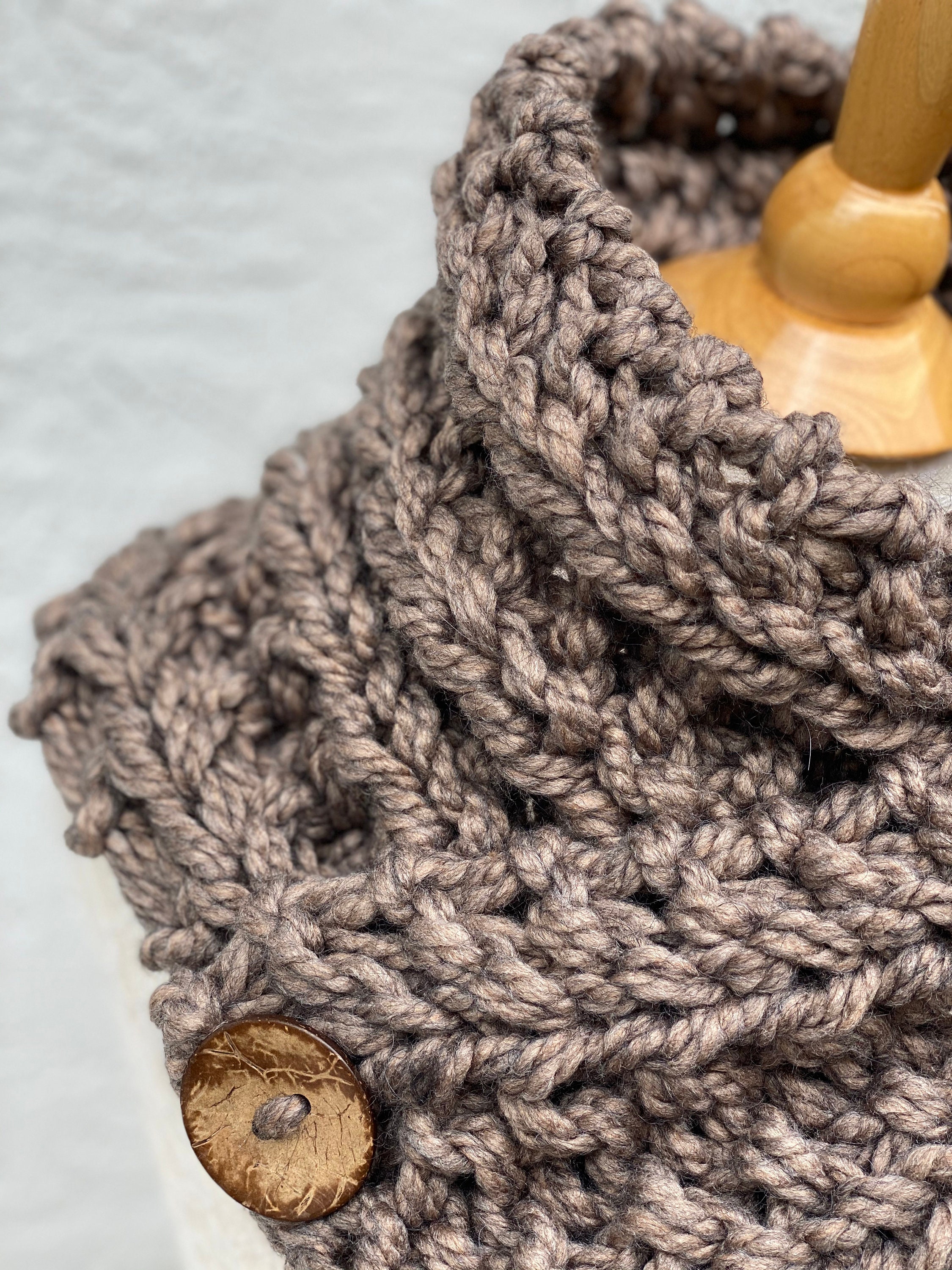 Free Men's Neck Warmer Knitting Pattern Cozy Up Your Winter Style!