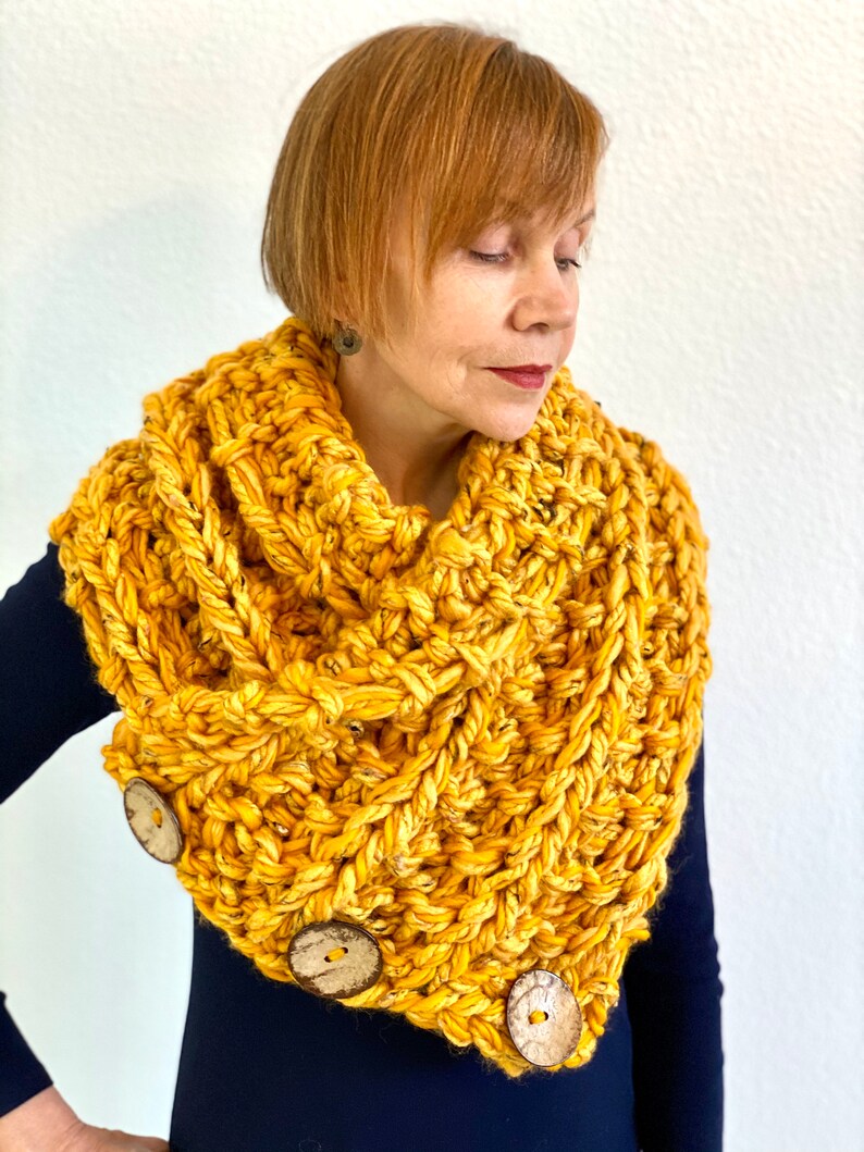 Knitted Three Button Warp Scarf EEA
