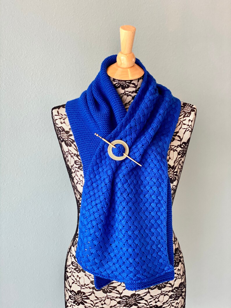 Outlander Inspired Scarf KNITTING PATTERN Intermediate Shoulder Wrap Mini Shawl Neck Warmer Claire/'s Scarf