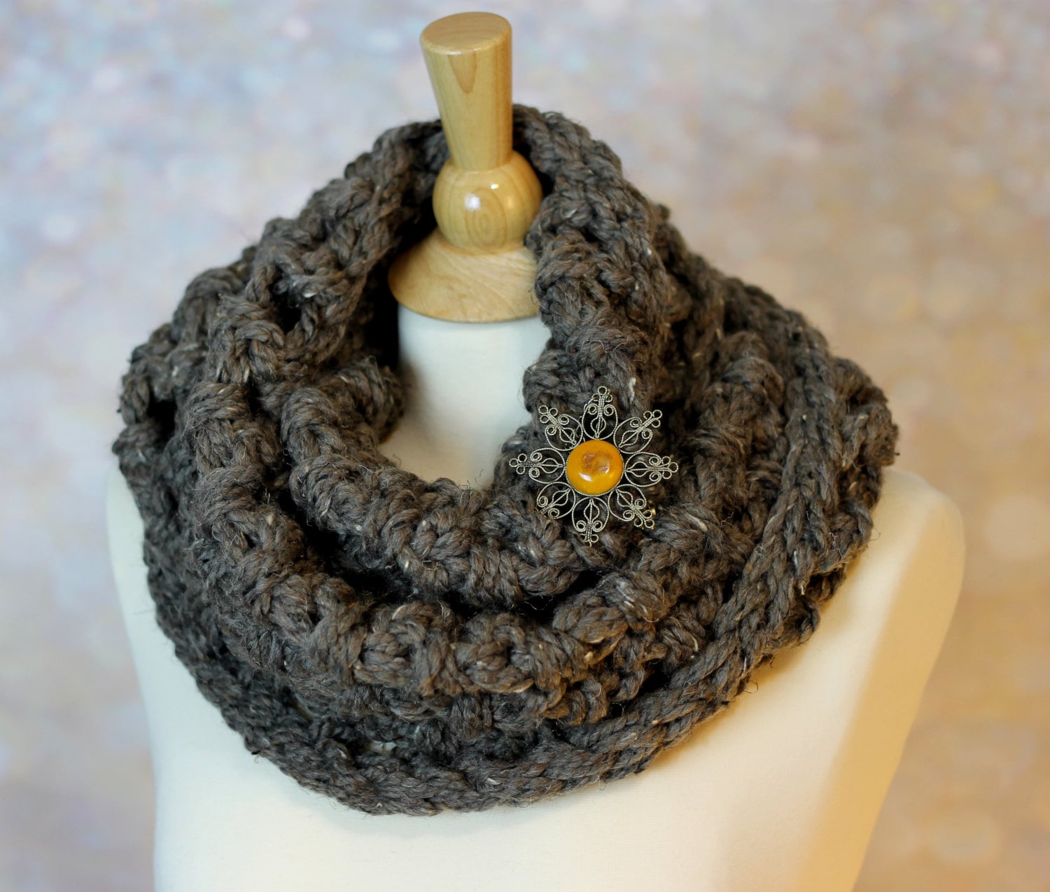 30 Outlander Crochet Patterns for Shawls, Wraps, Capelets, and Cozy Accessories 31 Outlander-Inspired Möbius Cowl Pattern