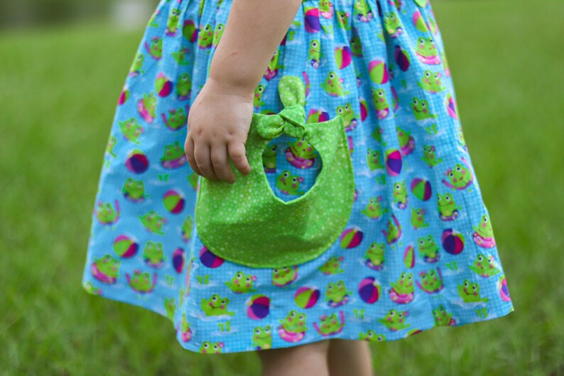 Girls Frog Dress, Summer dress, Summer outfit, green dress, Girls Sundress, Pocket dress image 5
