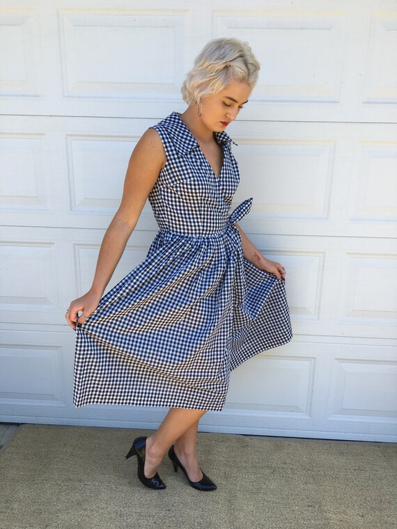 Vintage 1960s wrap dress/ Black and White / Gingha