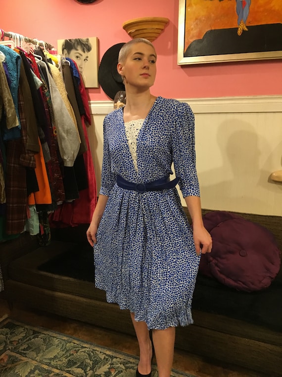 Vintage dress / size large / rayon / poly / 1970s