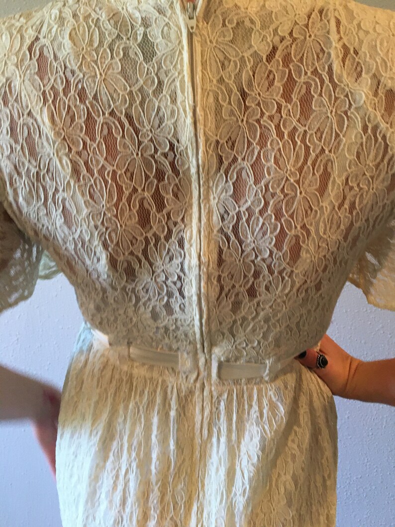 Vintage lace dress ribbon waist size medium