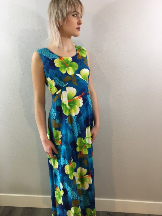 1960's Hawaiian dress/ Bold flowers/ pin -up/ ret… - image 3