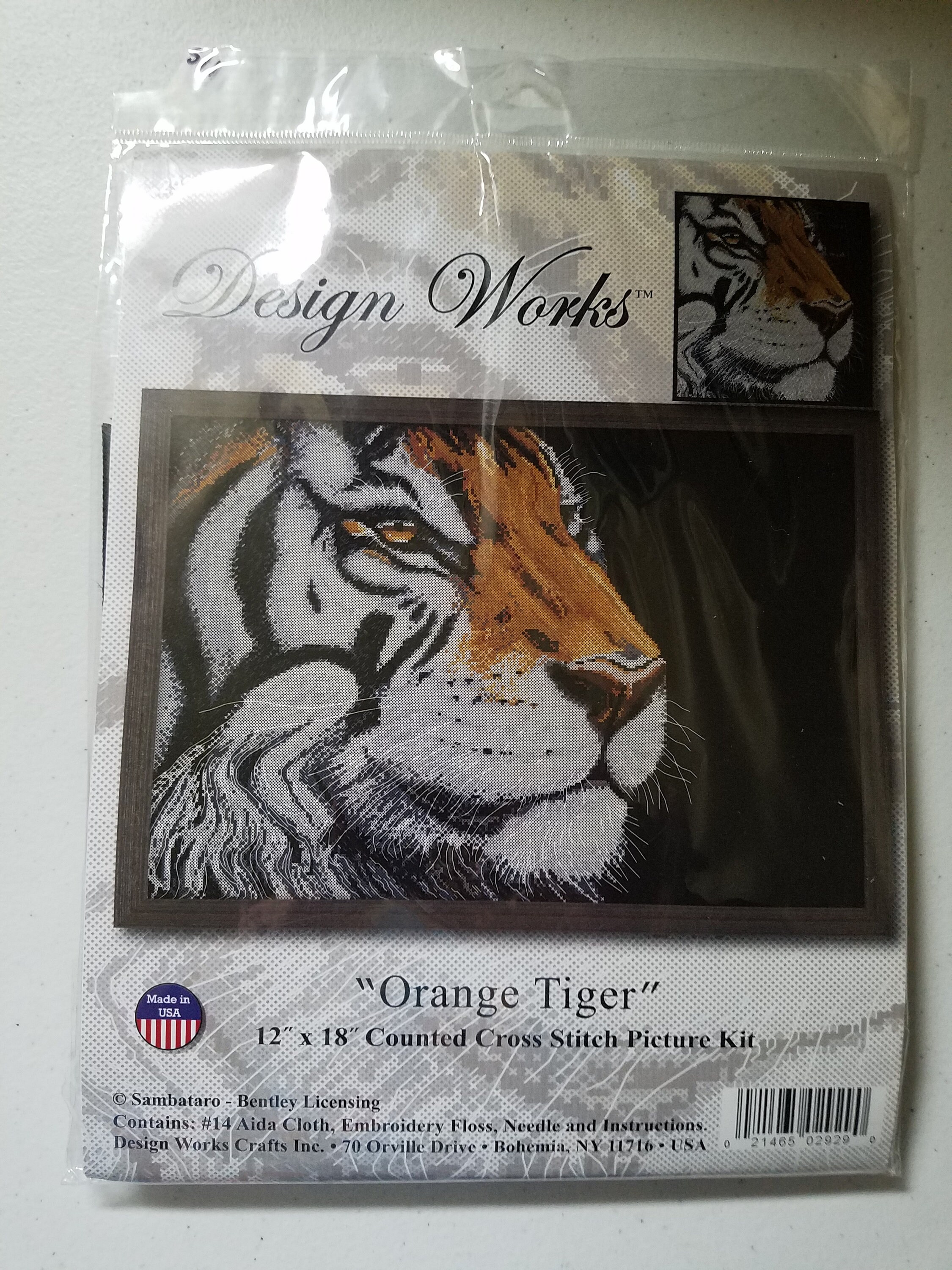 Design Works Crafts Kreuzstich-Set „Orange Tiger“ – Inkl. Stoff, Garn, Nadel & Anleitung
