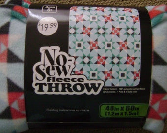 Geometric Design No Sew Fleece Throw Kit