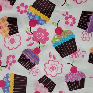 Cupcakes and Flowers Cotton Fabric (35 inches)