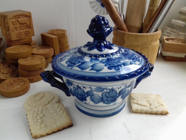 Vintage Pot with Lid Porcelain tableware Gzhel Blue /& White Ceramics Candy Bowl Hand Painted Pottery Rustic Container Food Gravy Boat