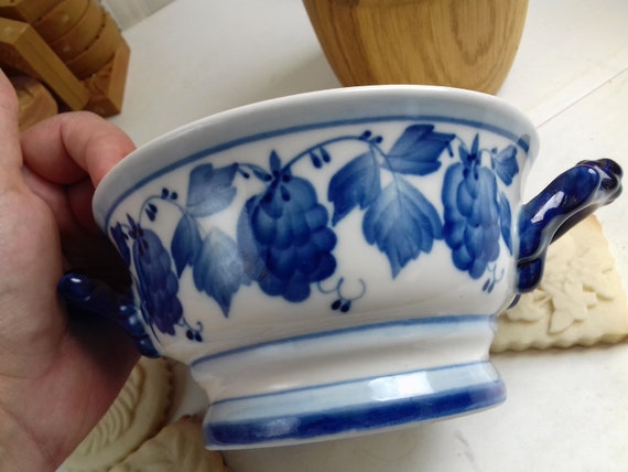 Vintage Pot with Lid Porcelain tableware Gzhel Blue /& White Ceramics Candy Bowl Hand Painted Pottery Rustic Container Food Gravy Boat