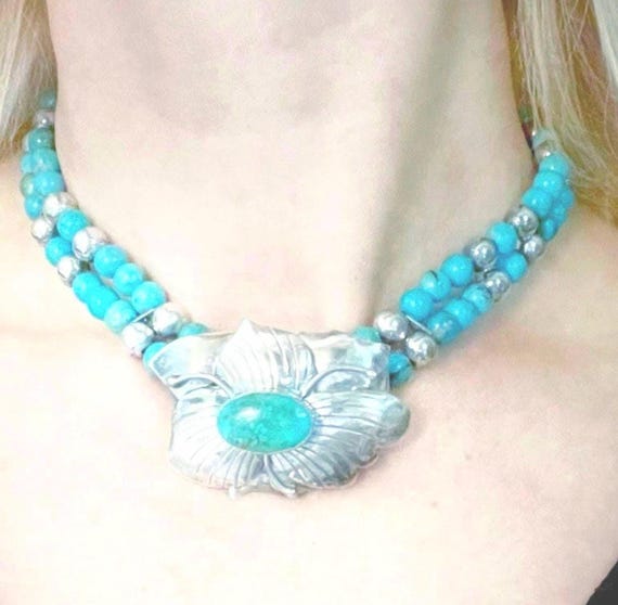 ネイティブアメリカンスタイルのターコイズネックレス、宝石グレードの 