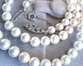 Platinum Diamond Saltwater pearls necklace Antique Victorian to Edwardian Diamond clasp saltwater pearls solid platinum necklace