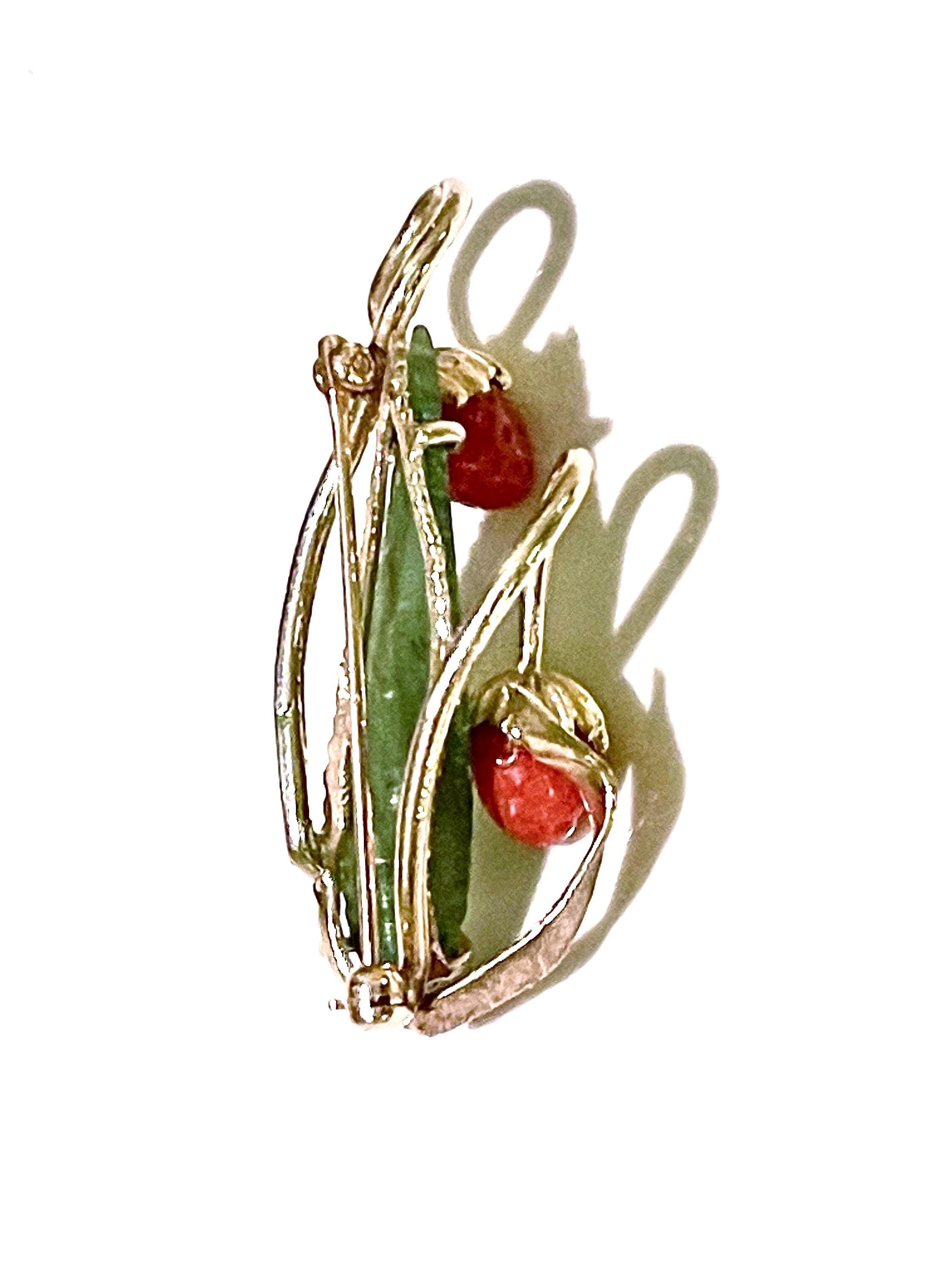 大きな14kの赤珊瑚彫刻のイチゴ翡翠ペンダントブローチ - Etsy 日本