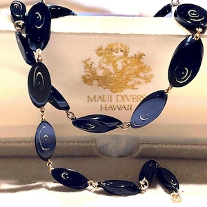 Retired Maui Divers natural black coral graduated necklace station chain in original velvet case