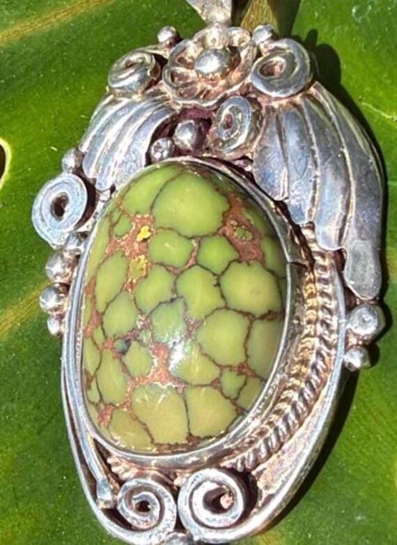 Top grade Carico Lake Turquoise pendant, Navajo Carico Lake Turquoise pendant, Green turquoise spiderweb cabochon